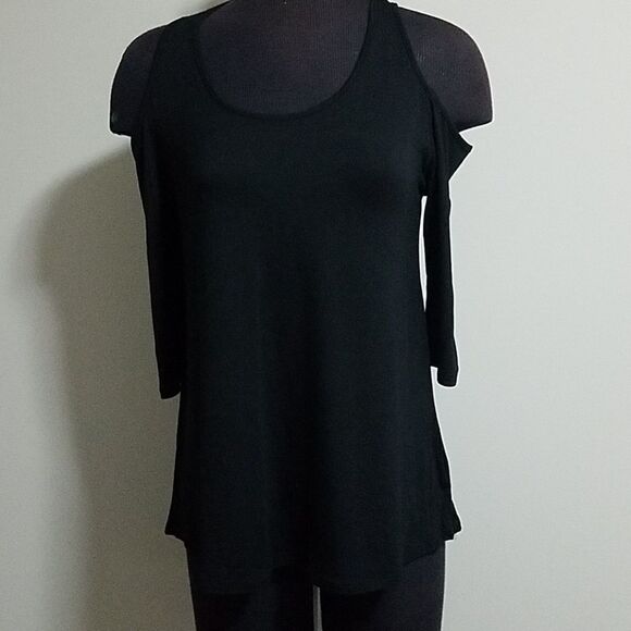 Zenana Outfitters Black Cold Shoulder Blouse - Picture 2 of 5